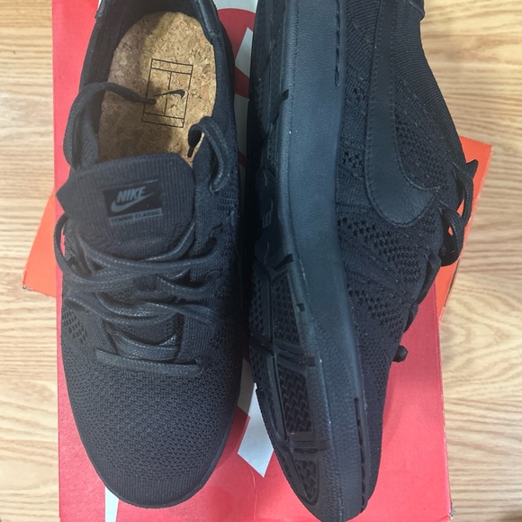 Men’s size 10 Nike tennis ultra flyknit - new w/box triple black - ultra rare! - Picture 2 of 9